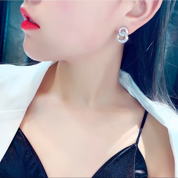 ✨SOLD OUT✨Sparkling Silver Circles✨ - Picture 3 of 6